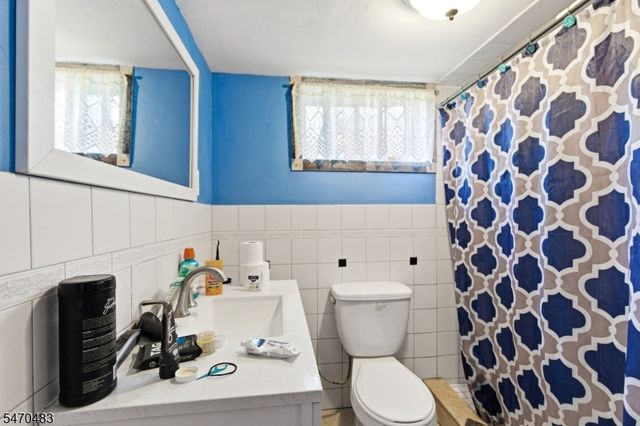 32 Valley View Dr, Mine Hill Twp., NJ 07803
