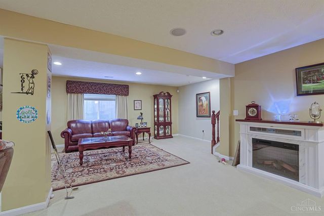 5252 Venetian Way, Hamilton Twp, OH 45152