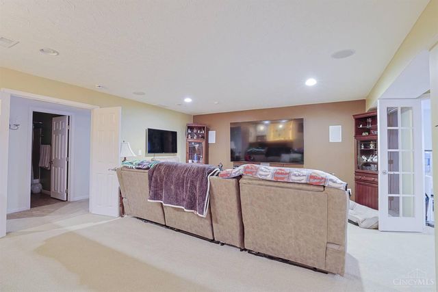 5252 Venetian Way, Hamilton Twp, OH 45152