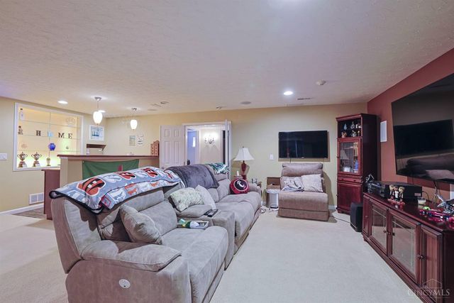 5252 Venetian Way, Hamilton Twp, OH 45152