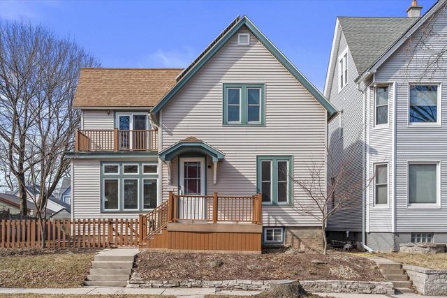 3321 N Newhall STREET, Milwaukee, WI 53211