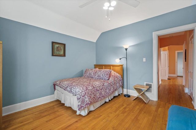 3321 N Newhall STREET, Milwaukee, WI 53211