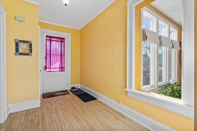 3321 N Newhall STREET, Milwaukee, WI 53211