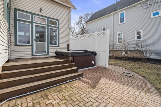 3321 N Newhall STREET, Milwaukee, WI 53211