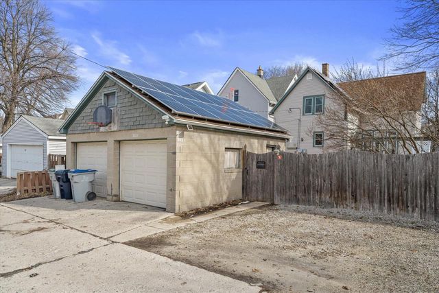 3321 N Newhall STREET, Milwaukee, WI 53211