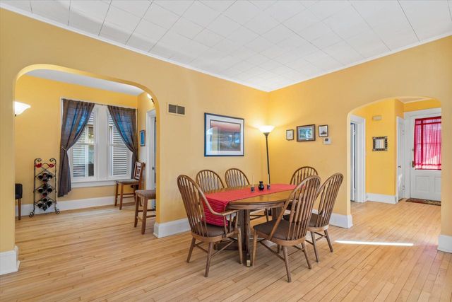 3321 N Newhall STREET, Milwaukee, WI 53211