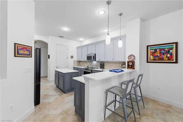 8207 Potomac LN, Naples, FL 34104