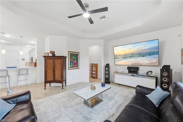 8207 Potomac LN, Naples, FL 34104