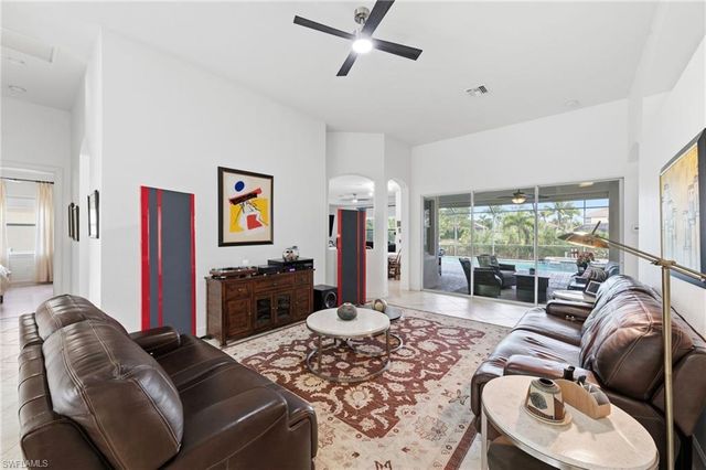 8207 Potomac LN, Naples, FL 34104