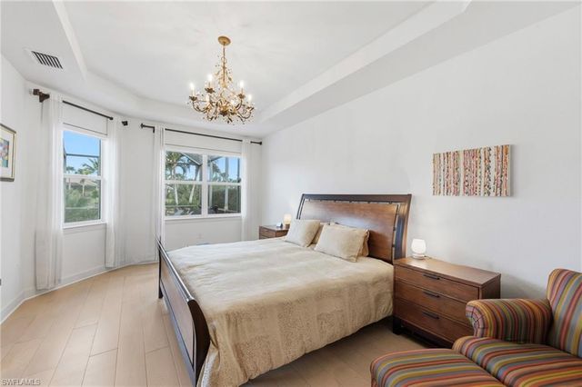 8207 Potomac LN, Naples, FL 34104