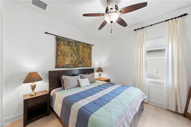 8207 Potomac LN, Naples, FL 34104