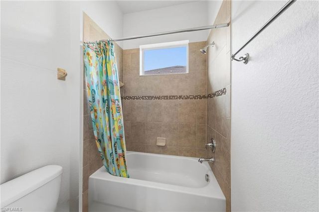 8207 Potomac LN, Naples, FL 34104