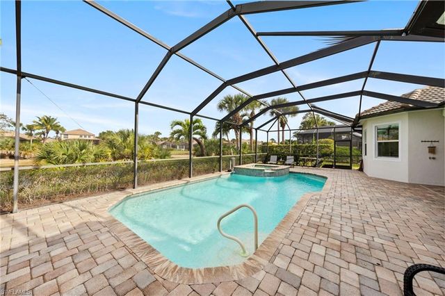 8207 Potomac LN, Naples, FL 34104
