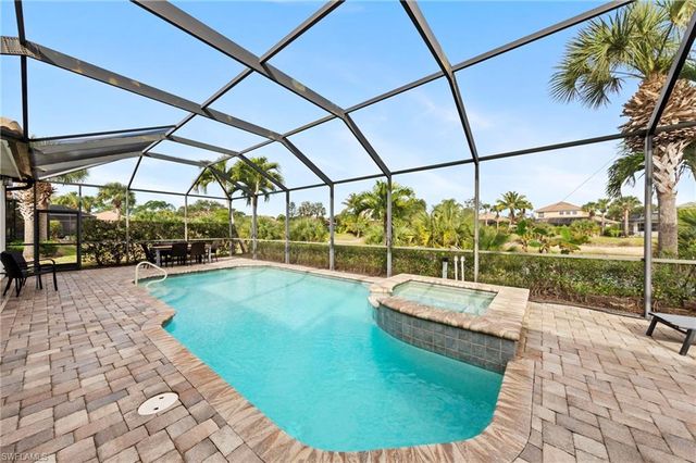 8207 Potomac LN, Naples, FL 34104