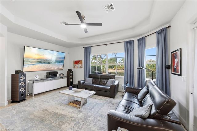 8207 Potomac LN, Naples, FL 34104