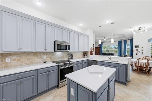 8207 Potomac LN, Naples, FL 34104