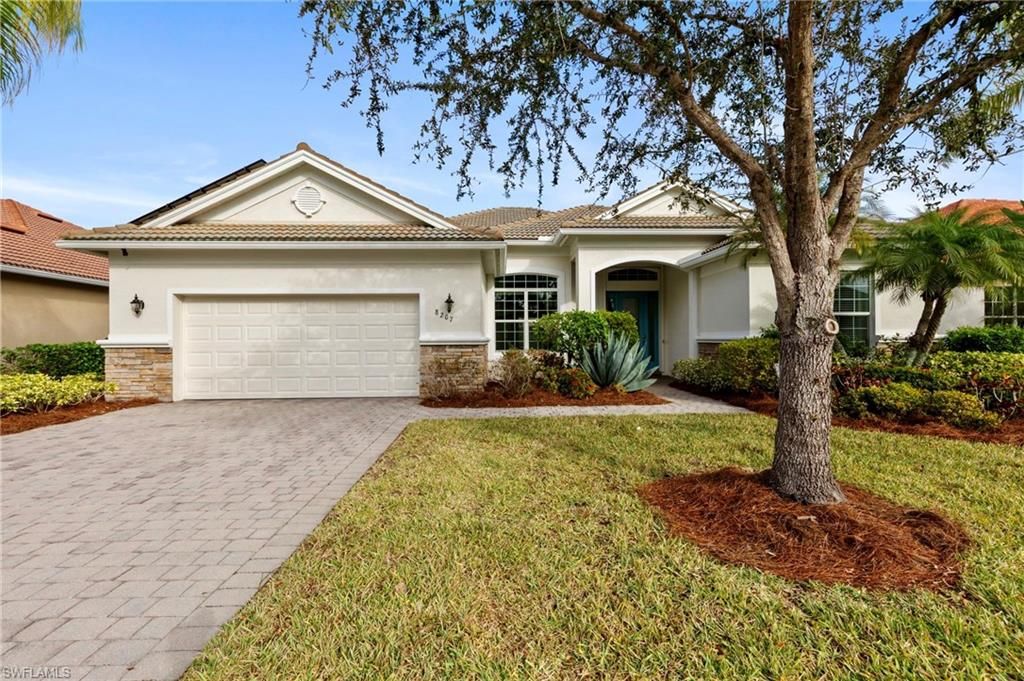 8207 Potomac LN, Naples, FL 34104