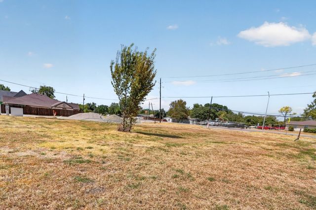 2648 W Scyene Road, Mesquite, TX 75149
