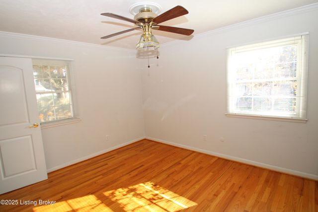 3026 Kaye Lawn Dr, Louisville, KY 40220