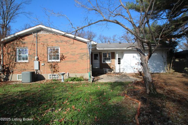 3026 Kaye Lawn Dr, Louisville, KY 40220