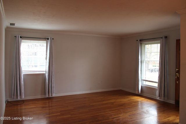 3026 Kaye Lawn Dr, Louisville, KY 40220