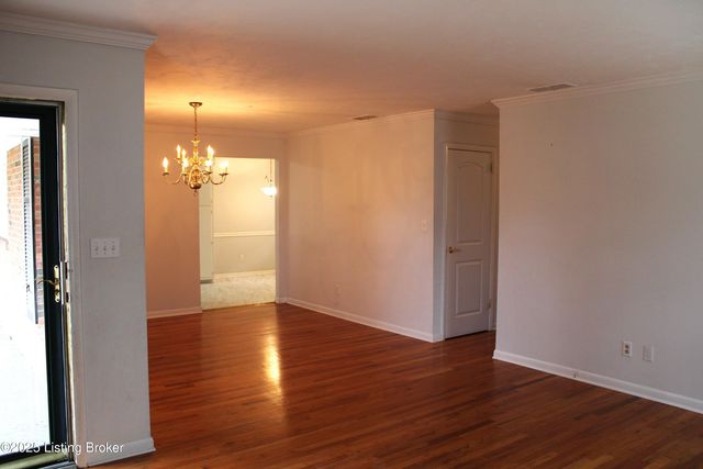 3026 Kaye Lawn Dr, Louisville, KY 40220