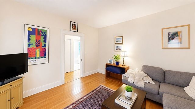 213 Parsons 1, Boston, MA 02115