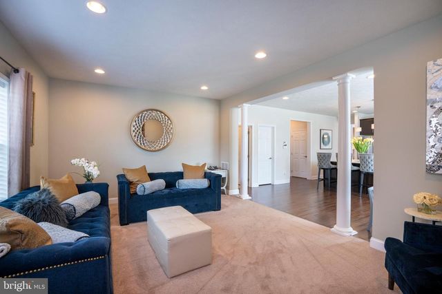 1735 WOODLEDGE DR, State College, PA 16803