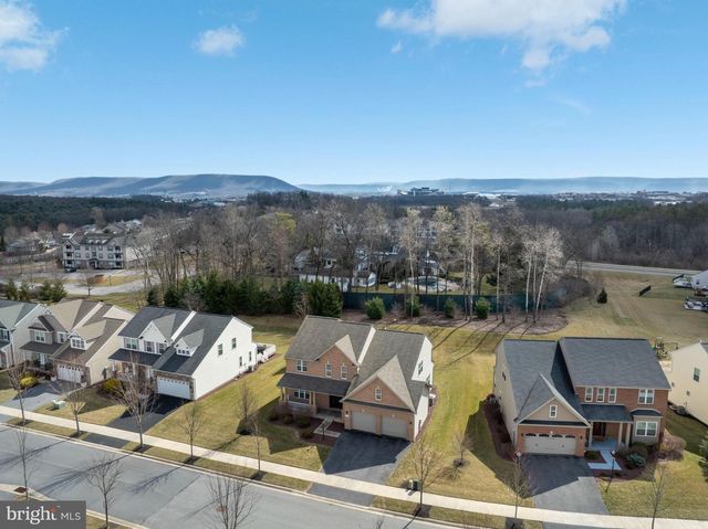 1735 WOODLEDGE DR, State College, PA 16803