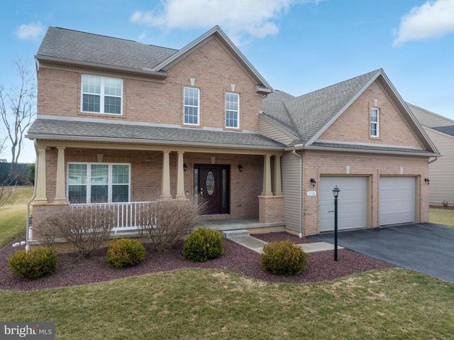 1735 WOODLEDGE DR, State College, PA 16803