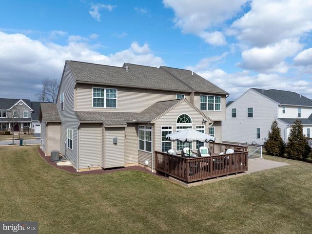 1735 WOODLEDGE DR, State College, PA 16803