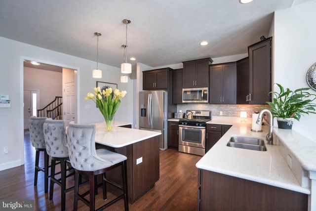 1735 WOODLEDGE DR, State College, PA 16803