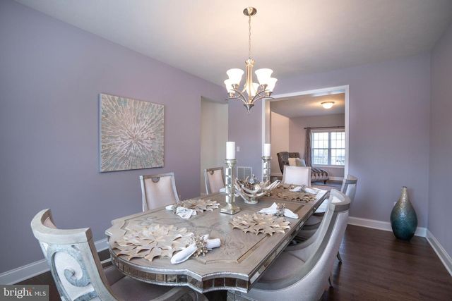 1735 WOODLEDGE DR, State College, PA 16803