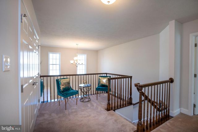 1735 WOODLEDGE DR, State College, PA 16803