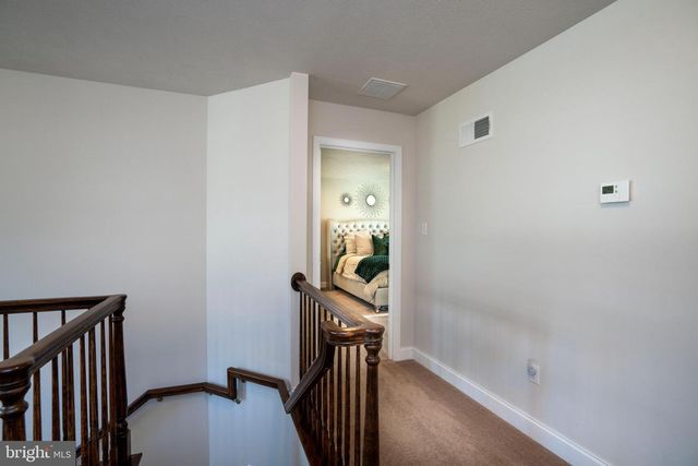 1735 WOODLEDGE DR, State College, PA 16803