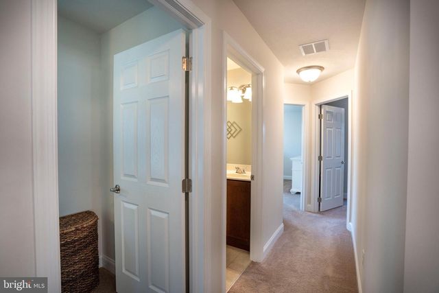 1735 WOODLEDGE DR, State College, PA 16803