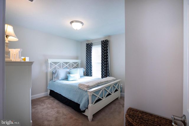 1735 WOODLEDGE DR, State College, PA 16803