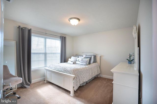 1735 WOODLEDGE DR, State College, PA 16803