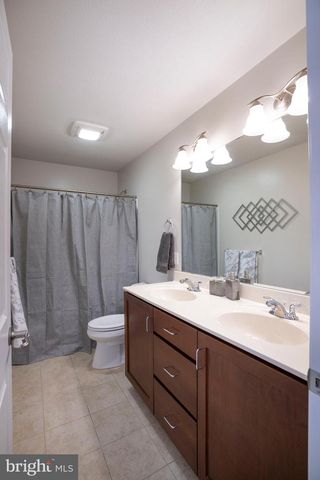 1735 WOODLEDGE DR, State College, PA 16803