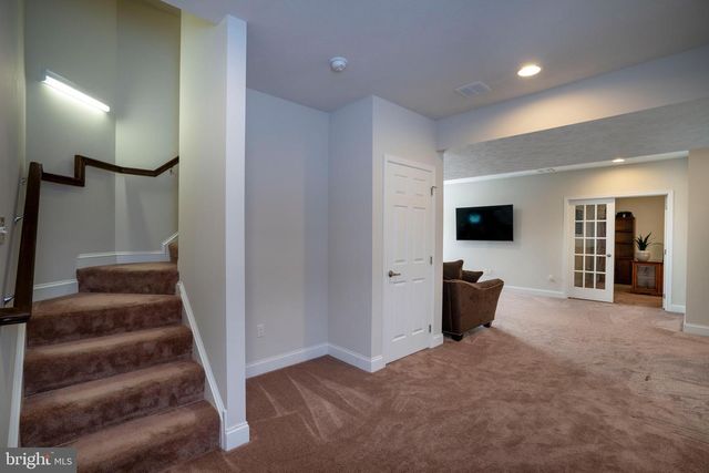 1735 WOODLEDGE DR, State College, PA 16803