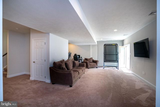 1735 WOODLEDGE DR, State College, PA 16803