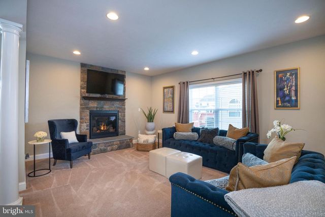 1735 WOODLEDGE DR, State College, PA 16803