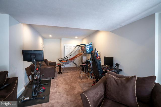 1735 WOODLEDGE DR, State College, PA 16803