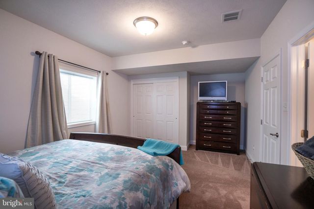 1735 WOODLEDGE DR, State College, PA 16803