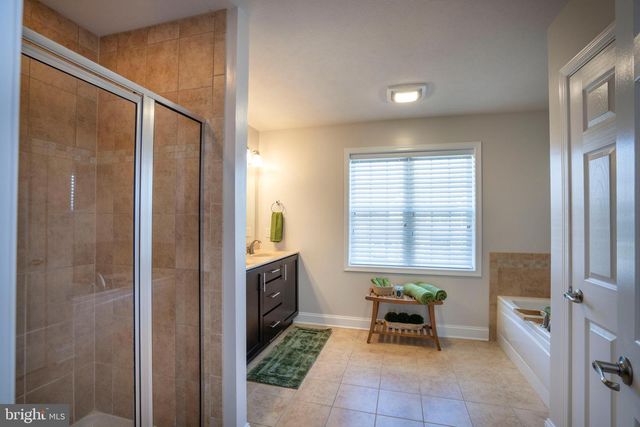 1735 WOODLEDGE DR, State College, PA 16803