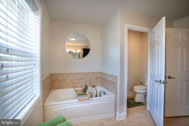 1735 WOODLEDGE DR, State College, PA 16803