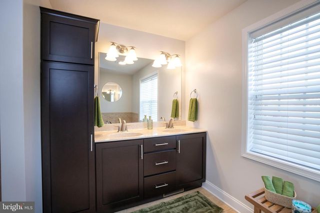 1735 WOODLEDGE DR, State College, PA 16803