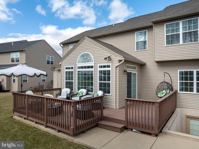 1735 WOODLEDGE DR, State College, PA 16803