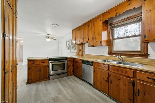 232 Menchville RD, Newport News, VA 23602