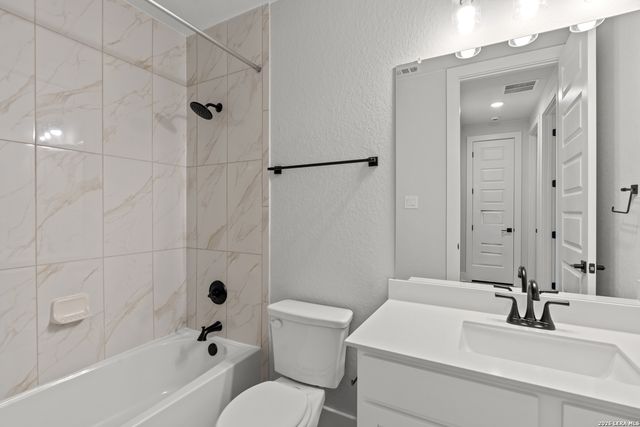 151 Kari Drive, Castroville, TX 78009